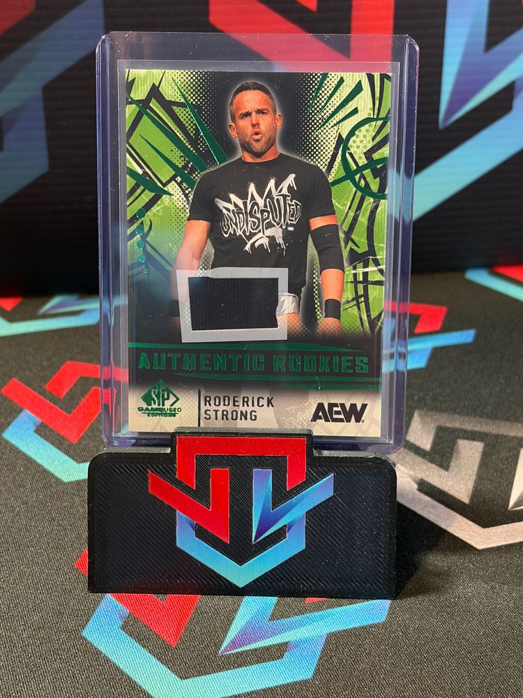 Roderick Strong SP Game Used Relic imagen 1
